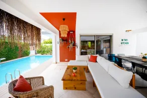 Luxury Vacation Seaside Villa with Privacy - Image 3