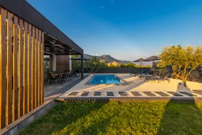 villa Sempervivum 2 with pool and sea view - Image 5