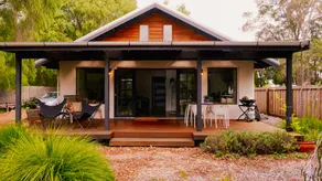 Mr Smith's Straw Bale Cottage with private garden - Image 2
