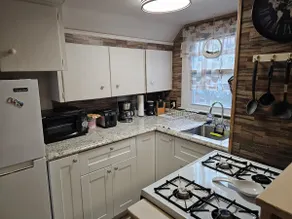 Best Deal in Akron: 1 br Modern Comfort Near CVNP - Image 5