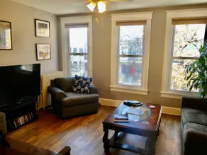 Capitol Hill - Unique Old with Modern Conveniences - Image 2