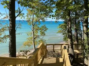 Happy Z's Retreat~ Walk to the Beach - Image 2