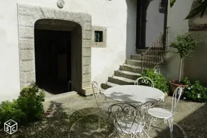 Beautiful house in a medieval tower - Image 3