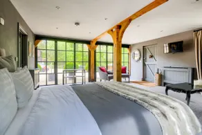 Idyllic Cottage in the heart of The South Downs - Image 3