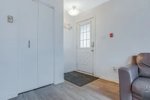 Modern 1 bedroom Apartment - Clean & Comfy - Image 2