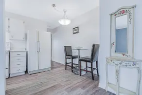 Modern 1 bedroom Apartment - Clean & Comfy - Image 5