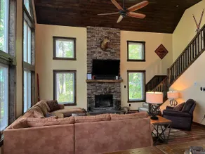 Stay in a Modern Mountain House! - Image 2