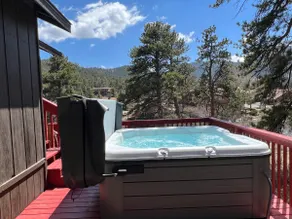 The Den River Cabin w/personal Hot Tub - Image 3
