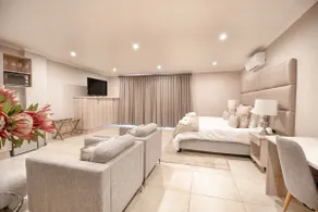 ParkHill Luxury Accommodation - Image 3