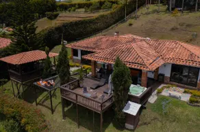 Montecarlo Country House with a full view of Guatape - Image 2