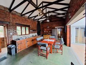 Stone Meadows Country Estate-Vultures View Cottage - Image 4