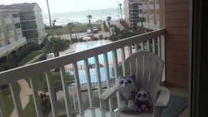 Lola's Lookout! Beachfront! Sleeps 5! On Seawall! - Image 3