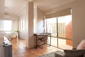Quiet and private house. Walk to train & shops 2 - Image 5