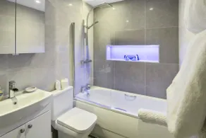 Miramont - Poolside Apartment - Image 4