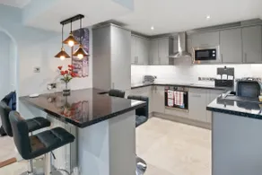 Miramont - Poolside Apartment - Image 2