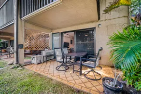 Tropical Oasis 2 bed/1 bath next to Ocean/Beach - Image 2