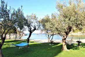 Private Beachfront House Irene Mare, Serene Views - Image 4