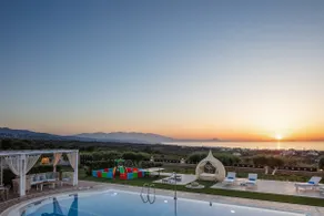 Sunset & Privacy: 100m² Pool & Heated Indoor Pool - Image 2