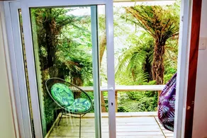 Gully hideaway apartment - Image 3