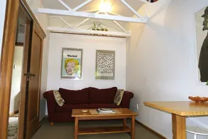 Gully hideaway apartment - Image 2