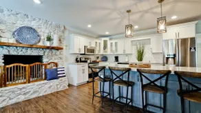 4 Bd w 3 King 4Ba 1.2acres htd salt pool private! - Image 5