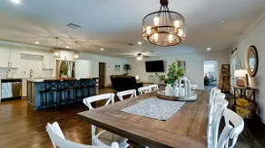4 Bd w 3 King 4Ba 1.2acres htd salt pool private! - Image 3