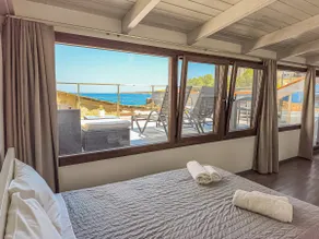 Charming Old Tannery House with Spacious Veranda and Stunning Sea View! - Image 5