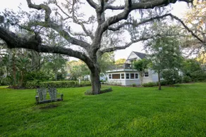 Sanford Rooftop Garden Apartment - Image 2