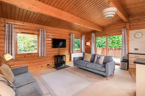 Luxury 3 Bedroom, Scandinavian Lodge (sleeps 6) - Image 3