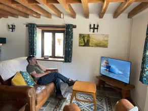 Apple Cottage at Halsbeer Farm - Image 3