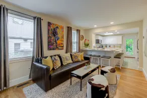 Im Stadtzentrum gelegenes Princeton Modern 2 BR-Haus mit Dachboden - Image 4