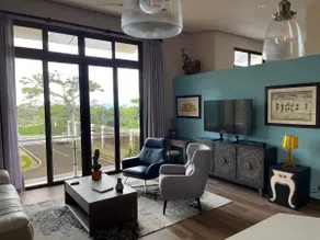 Luxury Loft on a conveniently located hilltop. - Image 3