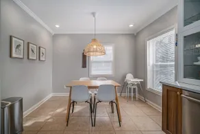 Updated Modern & Spacious 2 bed Apartment Near Everything! - Image 4
