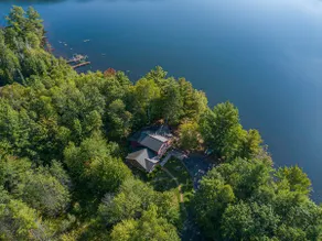 Waterfront modified A-frame on chain of 10 lakes - Image 4