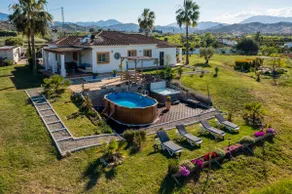 B&B with 2 private studios, shared pool & jacuzzi. - Image 2