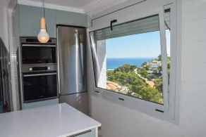 Fantastic villa with swimming pool and sea views. - Image 5