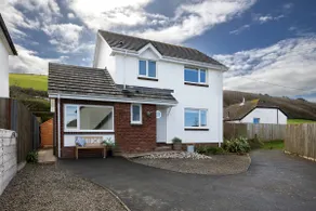Beachstyle tasteful open plan detached home. - Image 2