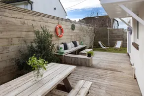 Beachstyle tasteful open plan detached home. - Image 5