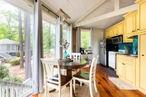 The Knotty But Nice Treehouse of Pinehurst - Image 4