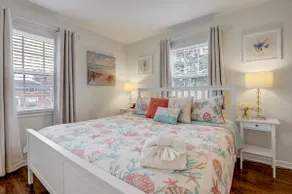 Perfect 2 BR Condo in Princeton w Parking - Image 4