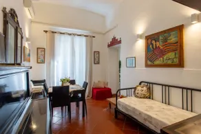 Historic residence next to Piazza Duomo - Image 2