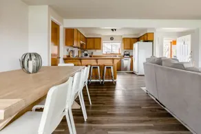 Waterfront Bay House: Family and Pet Friendly - Image 2