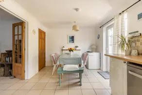 The Beach House, 5 min flat walk to town/beach - Image 5