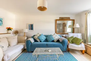 The Beach House, 5 min flat walk to town/beach - Image 2