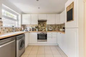 The Beach House, 5 min flat walk to town/beach - Image 4