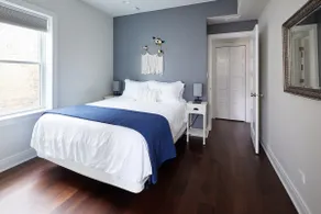 Newly Renovated, Spacious 2BR in Andersonville - Image 3