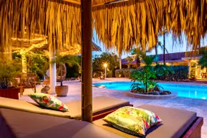 Luxury studio (fully equipped) with private garden - Image 3