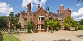 Spacious Country House Apartment - Image 5