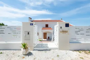 Villa Olivia - Peaceful Family Paradise Near Beach - Image 5