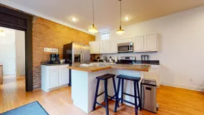 Private Home-Backyard-Parking Near Nulu Downtown - Image 3